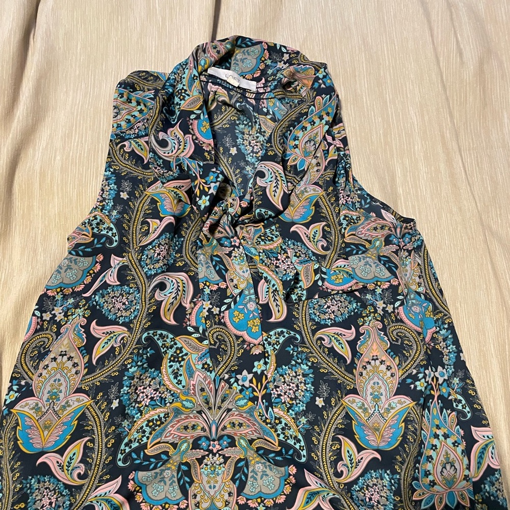 Loft printed blouse.  Tie neck.  Sleeveless.  Size M